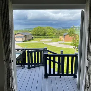  Holiday home Meadow View With Stunning Views